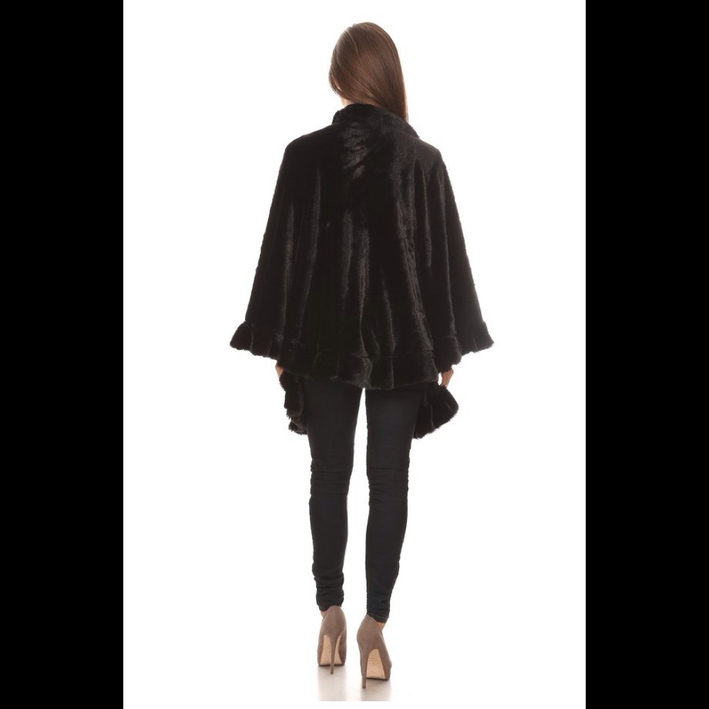 Poncho - Picture 7 of 8